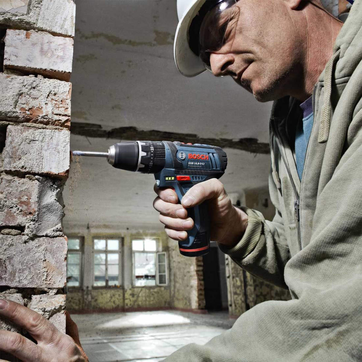 BOSCH Cordless drill 12V -2X 2Ah battery And 1 Charger - 06019G80K0